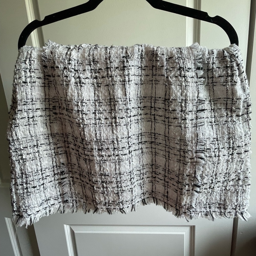 Black and white plaid skirt